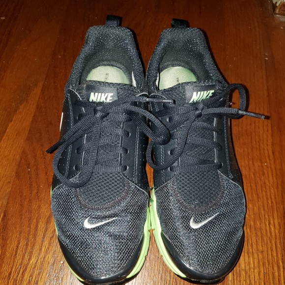 Nike running shoes w/gel insoles - Picture 2 of 8